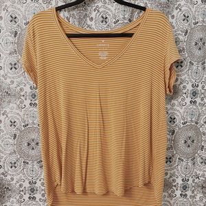 american eagle “favorite” tee